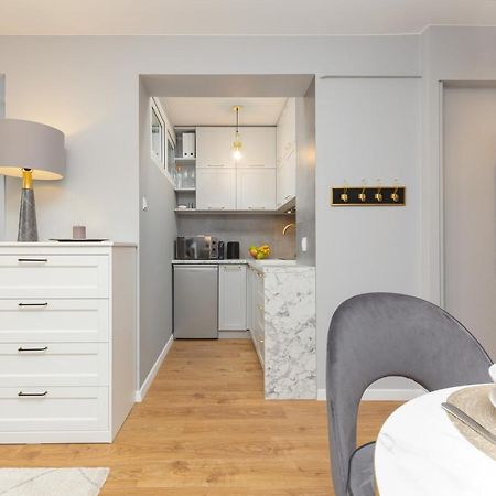 City Center Apartment Near The Vistula By Noclegi Renters Varşovia Exterior foto