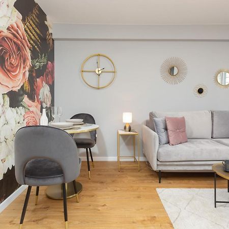 City Center Apartment Near The Vistula By Noclegi Renters Varşovia Exterior foto