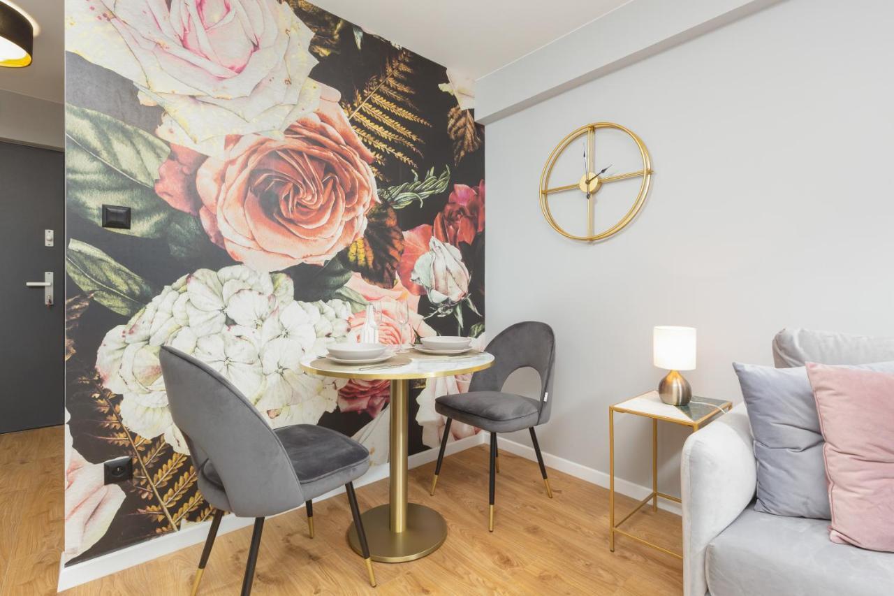 City Center Apartment Near The Vistula By Noclegi Renters Varşovia Exterior foto