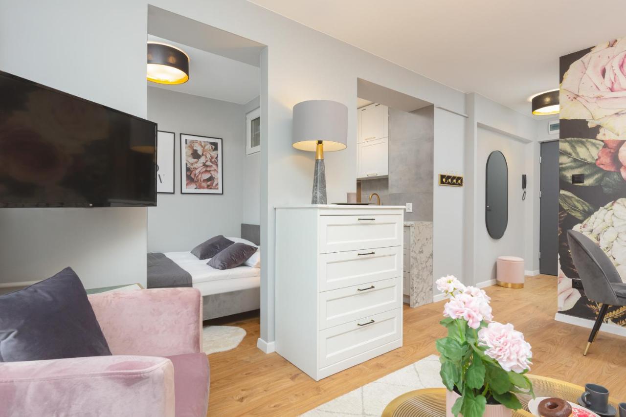 City Center Apartment Near The Vistula By Noclegi Renters Varşovia Exterior foto