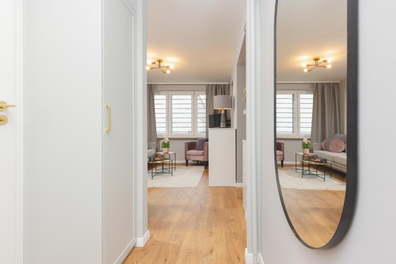 City Center Apartment Near The Vistula By Noclegi Renters Varşovia Exterior foto