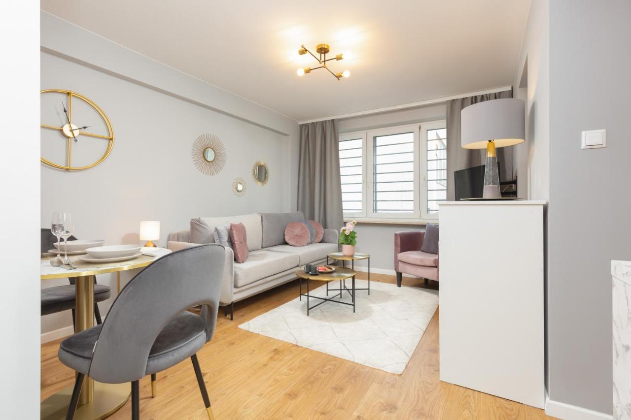City Center Apartment Near The Vistula By Noclegi Renters Varşovia Exterior foto